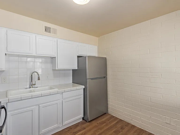 3415 E Earll Dr. — Photo 7