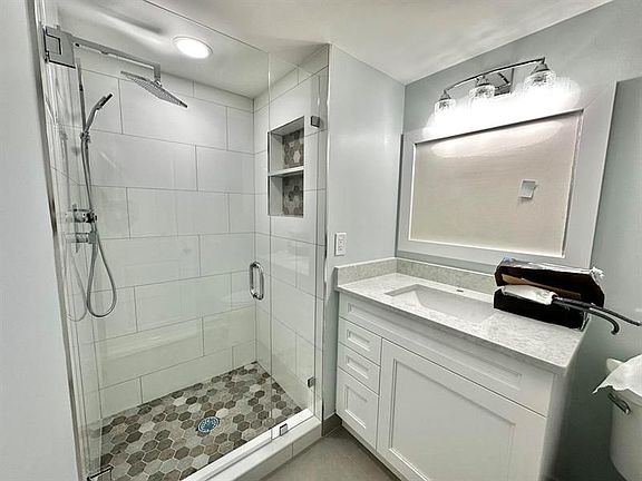 4th image of 20 Westgate Ln #20H