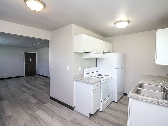 2nd image of 300 S Lowell Ave #309-04