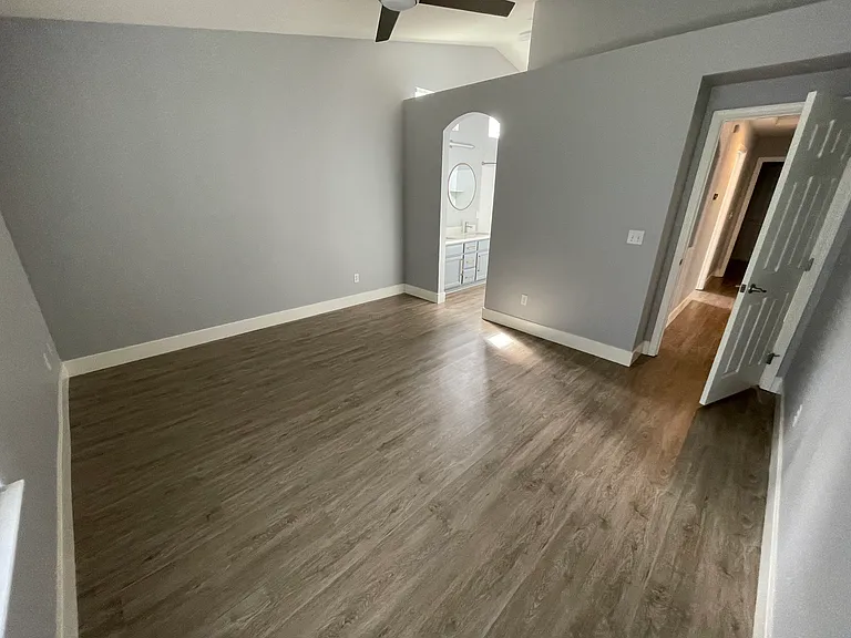 9361 Castleview Dr — Photo 23