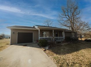 17 Plum St, Mitchell, IN 47446