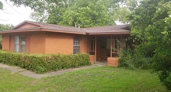 3rd image of 7029 Oak Park Dr