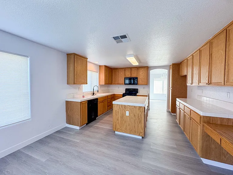 1033 Chenin Blanc St — Photo 7