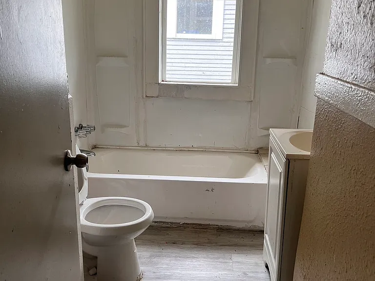 771 Saint Paul Ave — Photo 11