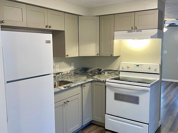 4th image of 10571 66th Ave N #2