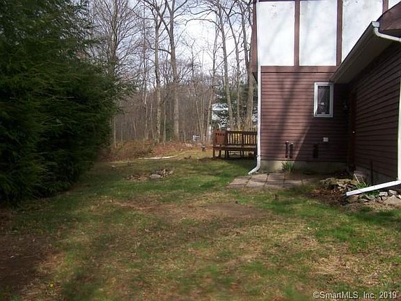 4th image of 125 Woodcutters Dr