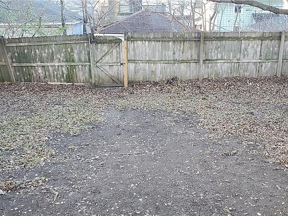 2nd image of 527 Carlisle Ave