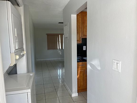 4th image of 4000 NW 78th Ave APT 1