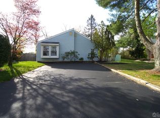 11 Sandpiper Ln, Dayton, NJ