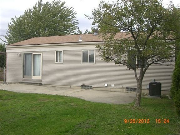 4th image of 16482 Waterman Dr
