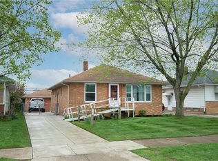 12200 Grannis Rd, Garfield Heights, OH 44125