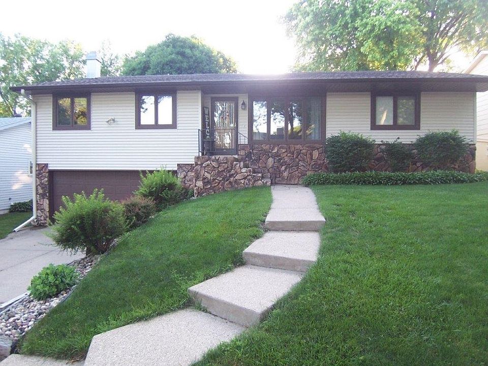 1st image of 3017 Norman Dr