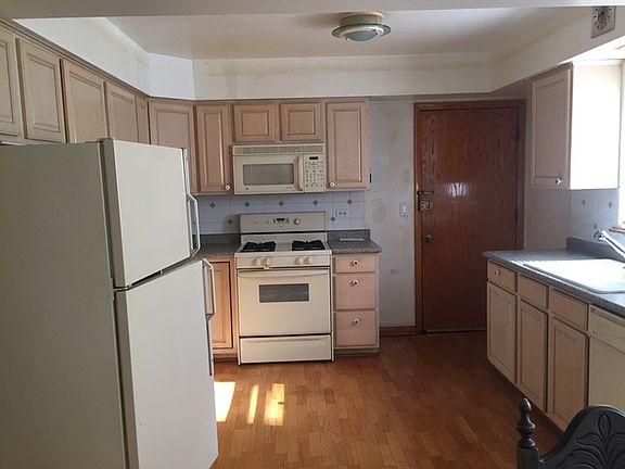 3rd image of 4765 N Linder Ave APT 1D