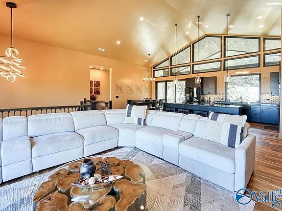 4th image of 743 Bastion Ln SE