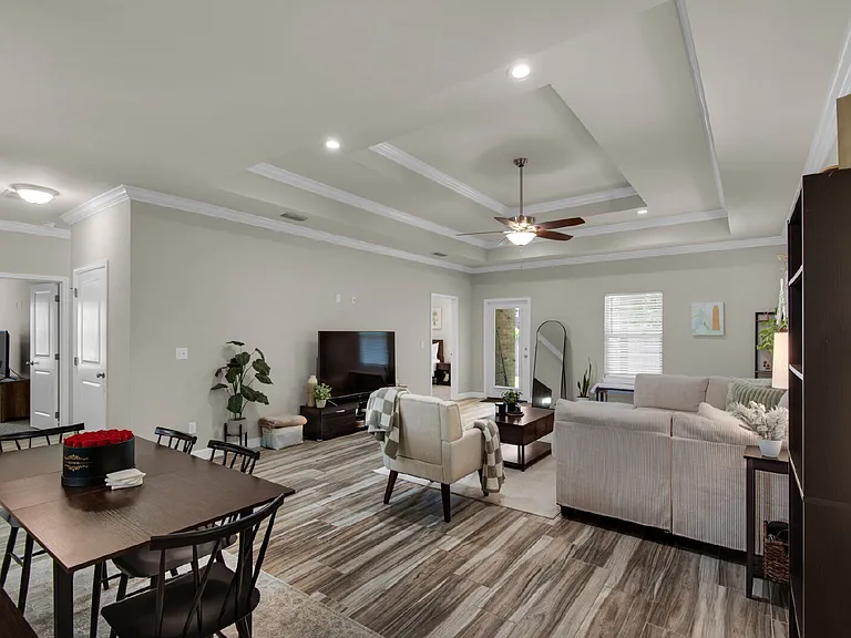 66 Brenda Ln — Photo 4
