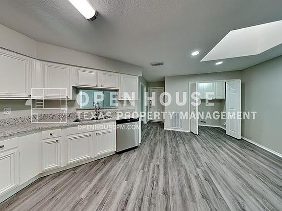 5th image of 3438 Havershire Dr
