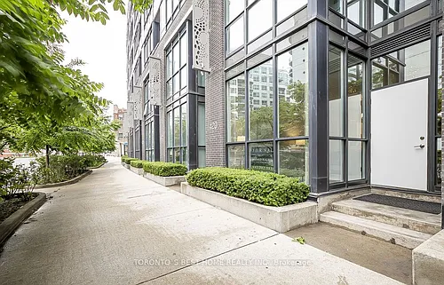 418 Lake Shore Blvd W Photo 1