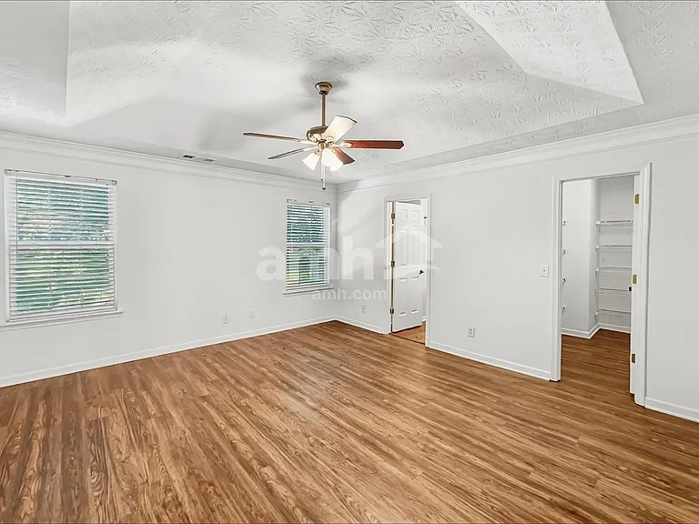 218 Wild Flower Ln — Photo 10