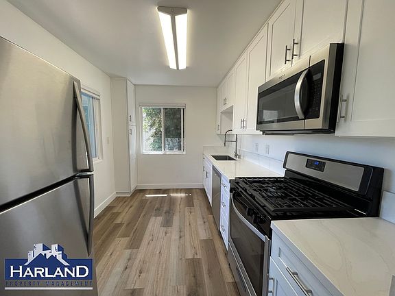 3rd image of 2250-2254 Garnet Ave #2252.5