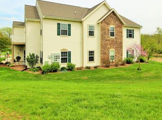 549 Lakeridge Ct, West Bend, WI 53090