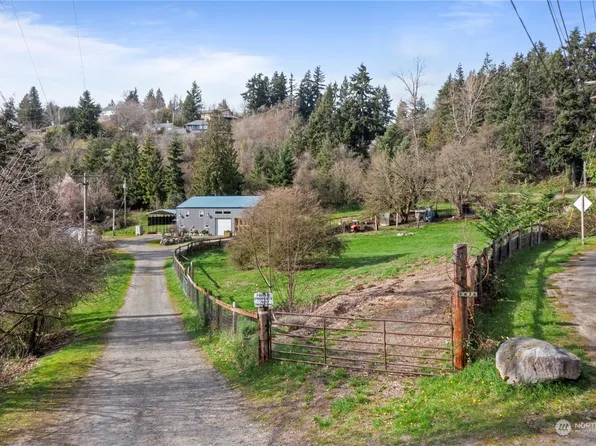 5626 Sumner Heights Drive E, Edgewood, WA 98372