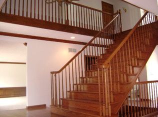 8711 Bradford Ln, Brecksville, OH 44141