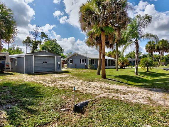 2nd image of 9665 Honeysuckle Dr