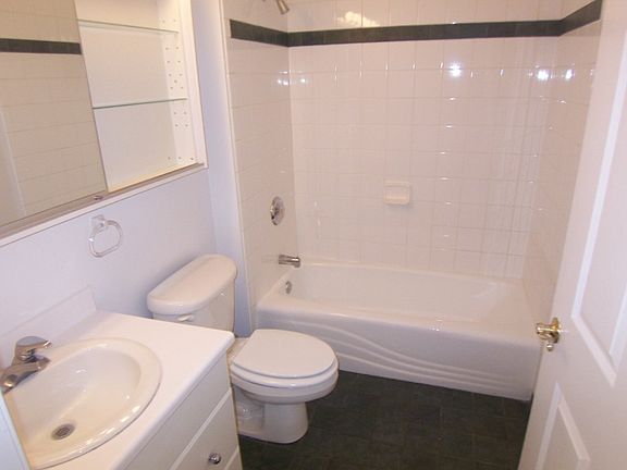5th image of 55 Skillman Ave APT 3E