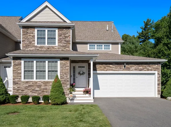 37 Bristol Cir #49, Raynham, MA 02767