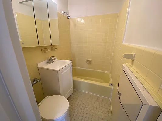 Rented by One New York Realty Inc | media 23