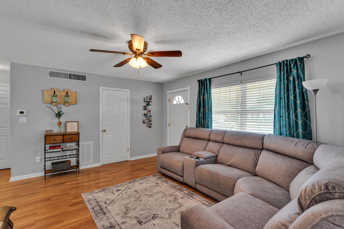 next background image