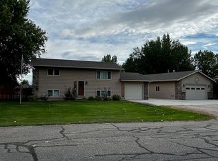 7284 Cactus Ln, Casper, WY 82604