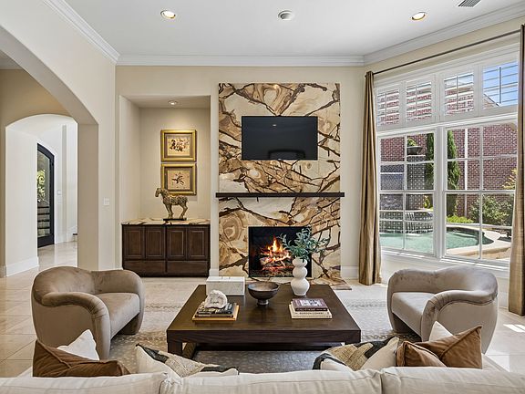 3rd image of 6914 Oak Manor Dr
