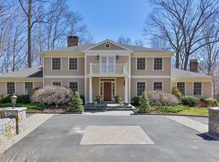 1445 Fence Row Dr, Fairfield, CT 06824