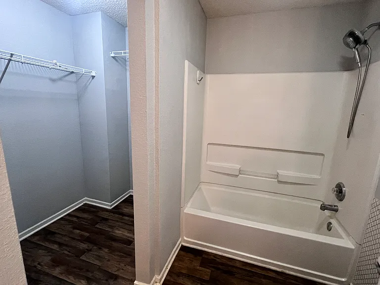 2726 Chilton Dr — Photo 14
