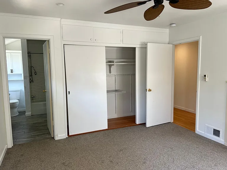 690 W B St — Photo 12