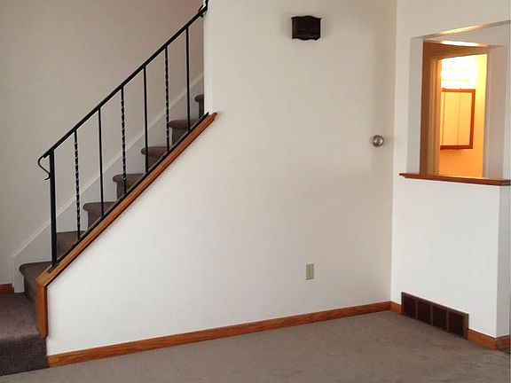 4th image of 903 W Grandview Blvd