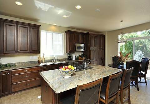 11912_e_lake_cir_MLS_HID625463_ROOMkitchen3