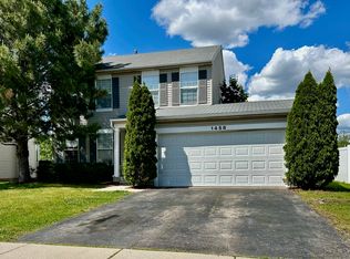 1458 Woodland Dr, South Elgin, IL 60177