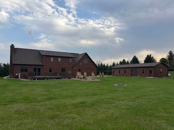 4726 Faith Ln, West Bend, WI 53095