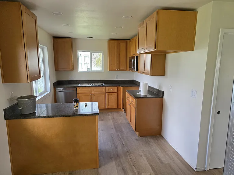 488 College St S — Photo 7