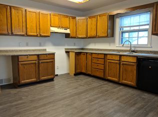 415 W Roosevelt St, Freeport, IL 61032