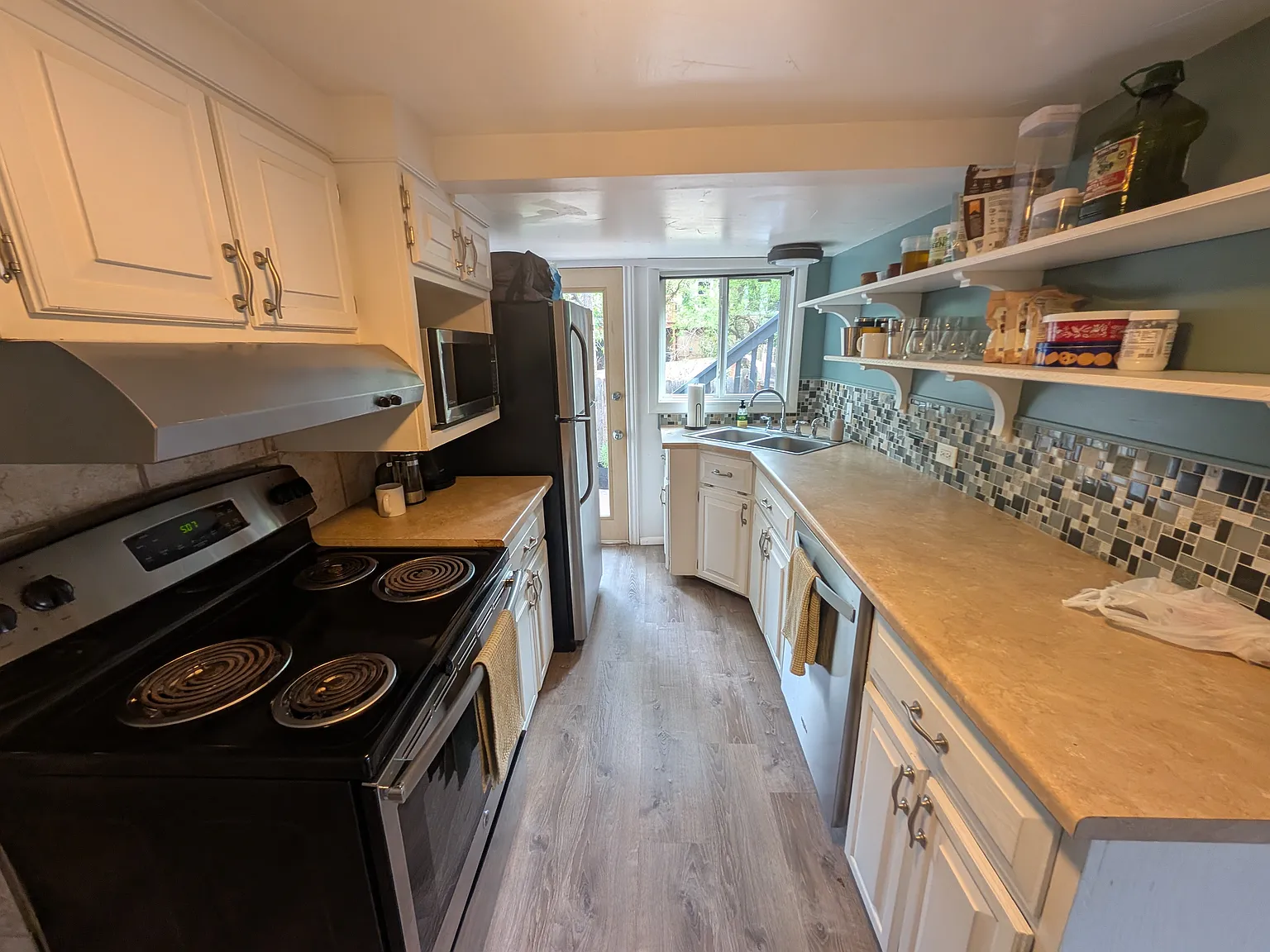 3 bed, 875 sqft, $2,000 — Photo 4