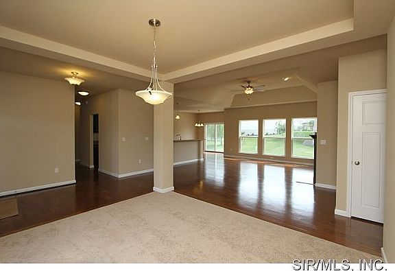 4th image of 229 Peoria Ln
