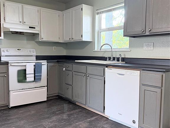 4th image of 580 Huntleigh Ct