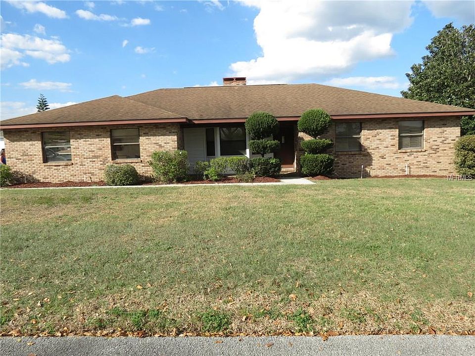 1st image of 2438 Roslyn Ln