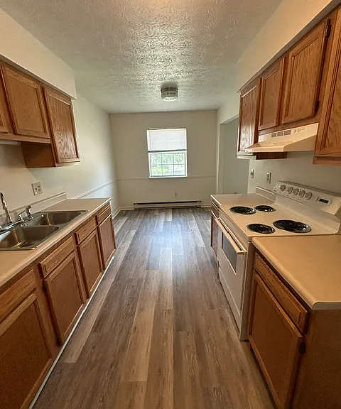 501 W Silver St #B — Photo 6