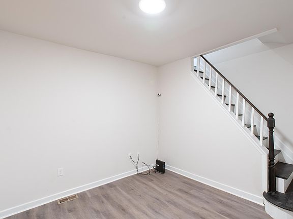 4th image of 906 W Seltzer St #64