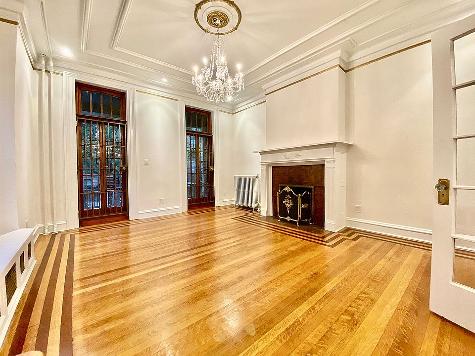 1st image of 134 Gates Ave #1