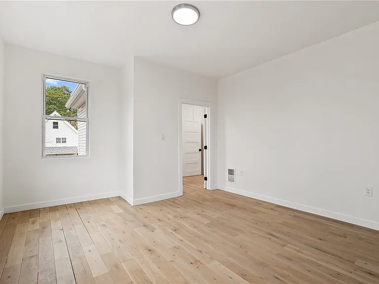 218 Fisk Ave — Photo 13